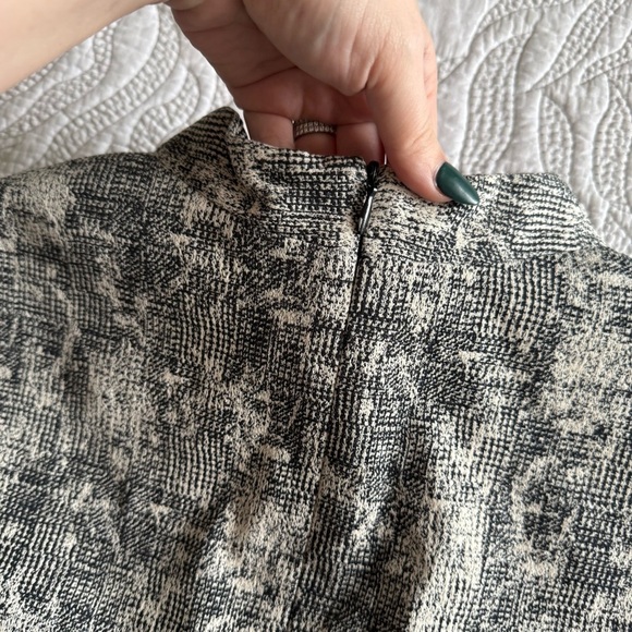 M.M. LaFleur - The Aditi 2.0—Modern Houndstooth - Black / Sand - Picture 9 of 12